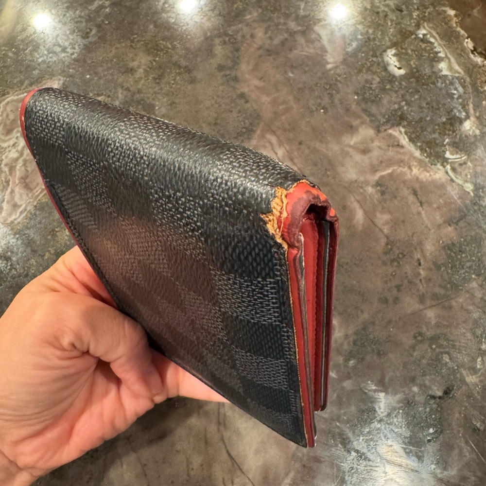 Authentic Louis Vuitton Gray and Red Key & Card Holder - Picture 7 of 8